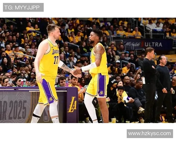 湖人对决雄鹿精彩直播回顾及赛后分析全方位解读 湖人对决雄鹿精彩直播回顾及赛后分析全方位解读