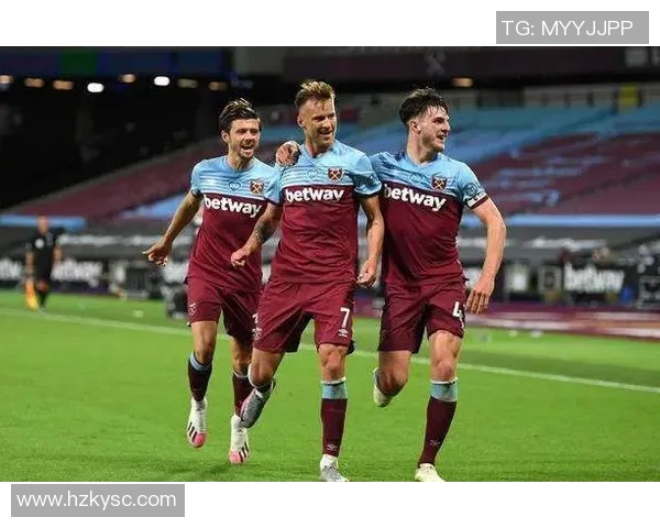 南安普顿主场迎战西布罗英超对决引发球迷热议与期待 南安普顿主场迎战西布罗英超对决引发球迷热议与期待